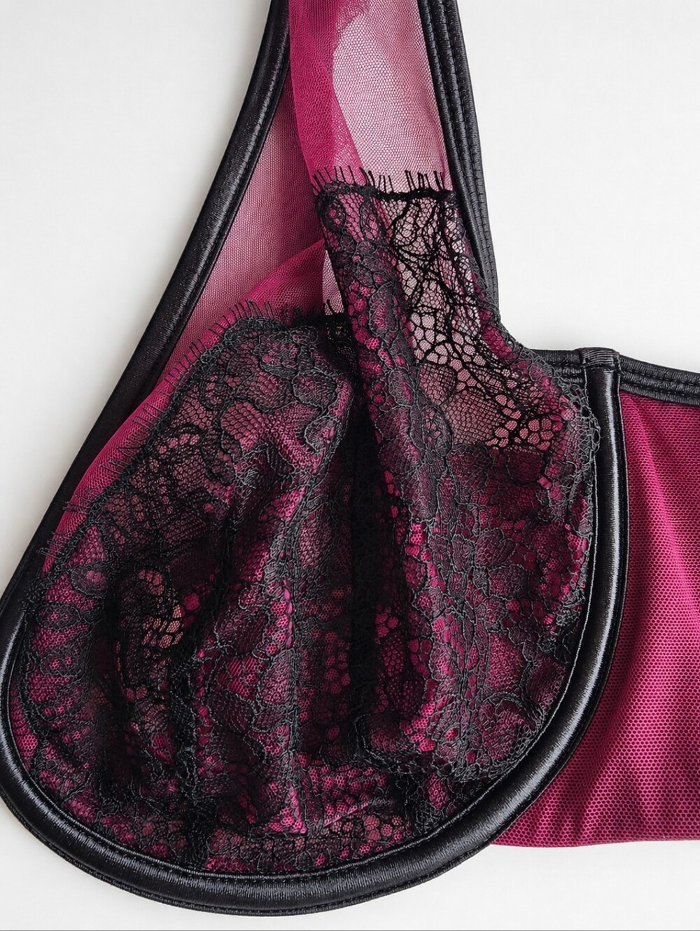 Cacique 42D Sheer Lace Underwire Bra in Berry with Black Trim - Picture 2 of 3